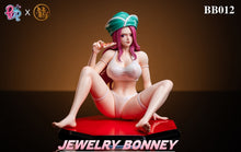 Load image into Gallery viewer, Jewerly Bonney Nude Figure / Statue
